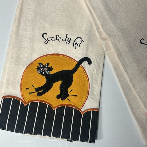 Ritz Scaredy Cat Halloween Kitchen Towels set of two - Picture 3 of 6